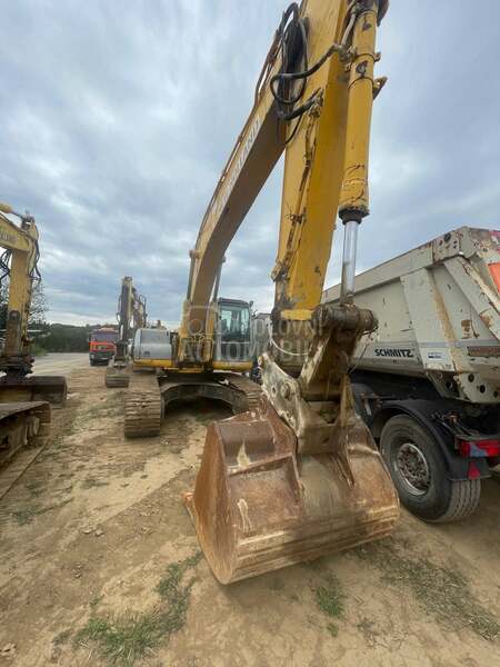 JCB JC330