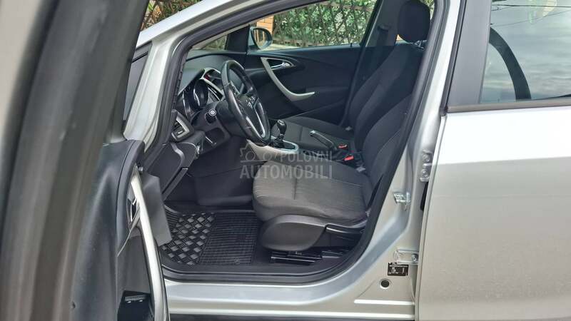 Opel Astra J 1.3 CDTI NOVA, NOVA