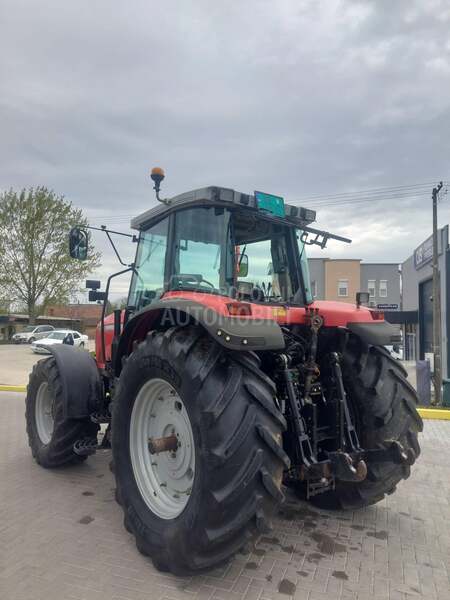 Massey Ferguson 8220