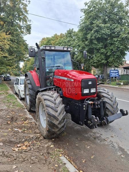 Massey Ferguson 8220