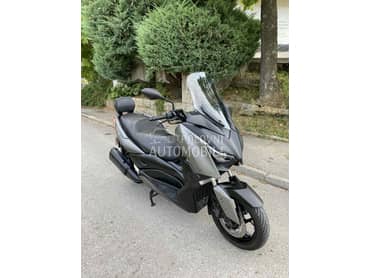 Yamaha X Max 300