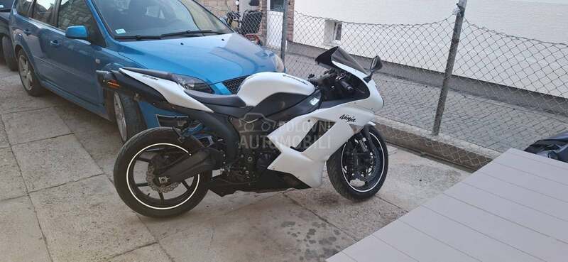 Kawasaki ZX6R