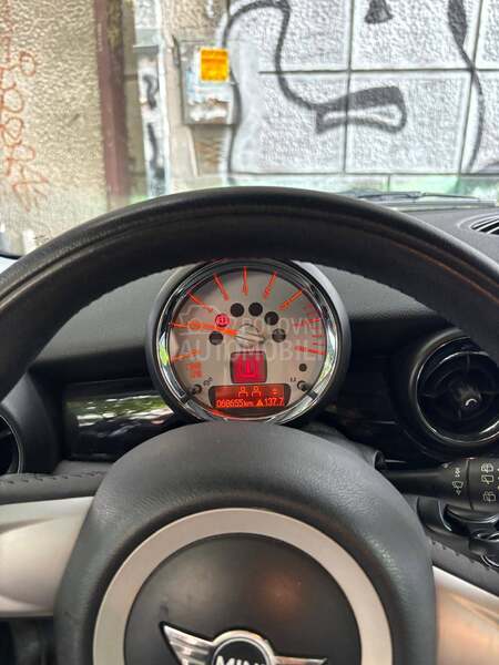 MINI Cooper 1.6
