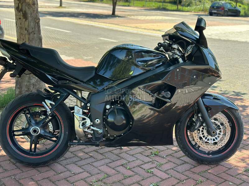 Triumph Sprint ST 1050