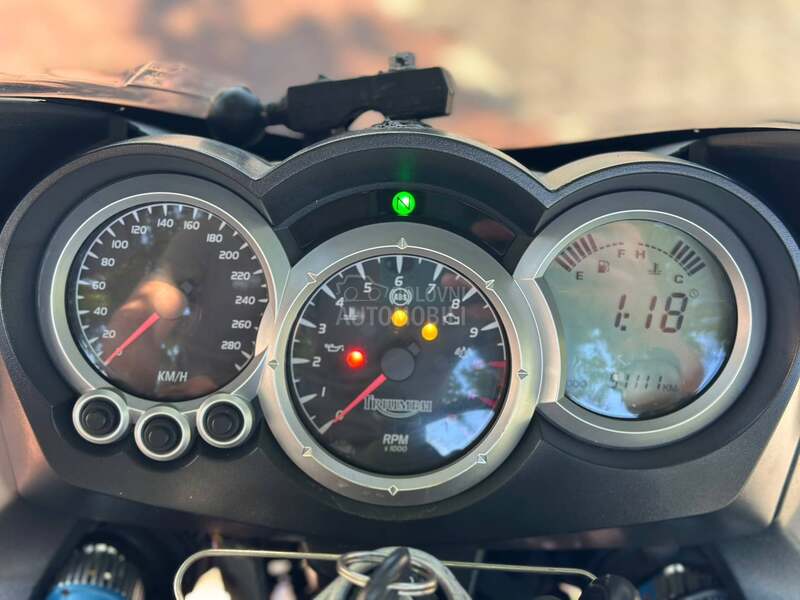 Triumph Sprint ST 1050