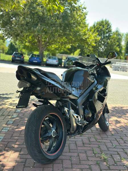 Triumph Sprint ST 1050