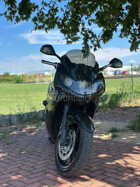 Triumph Sprint ST 1050