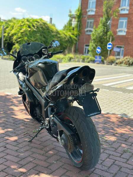 Triumph Sprint ST 1050