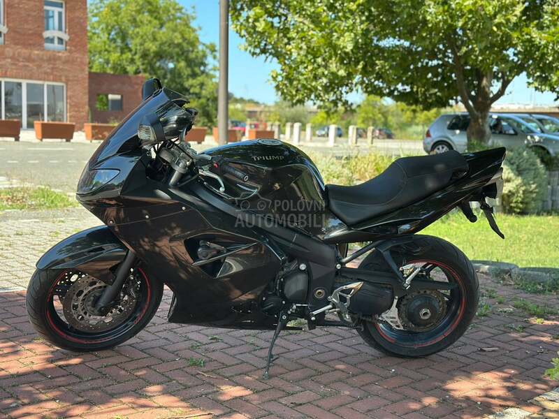 Triumph Sprint ST 1050