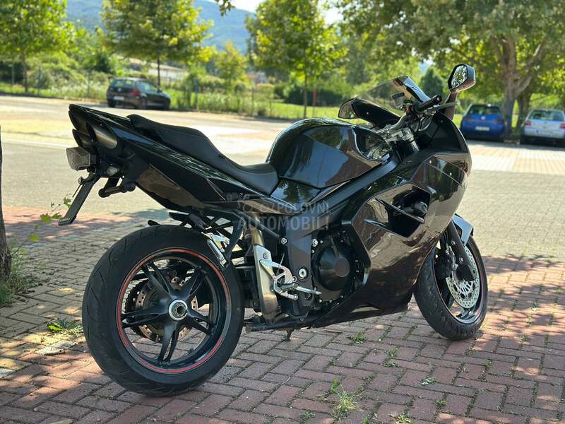 Triumph Sprint ST 1050