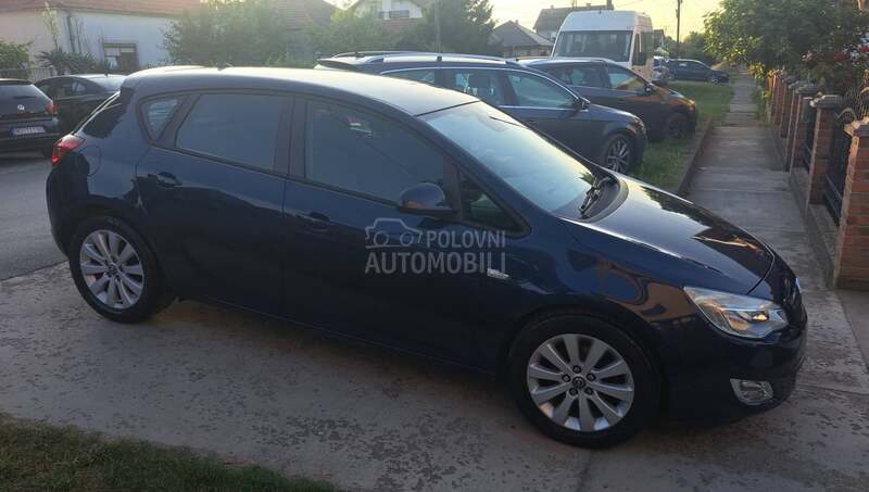 Opel Astra J 1.7D N.A.V.i