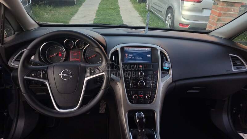 Opel Astra J 1.7D N.A.V.i