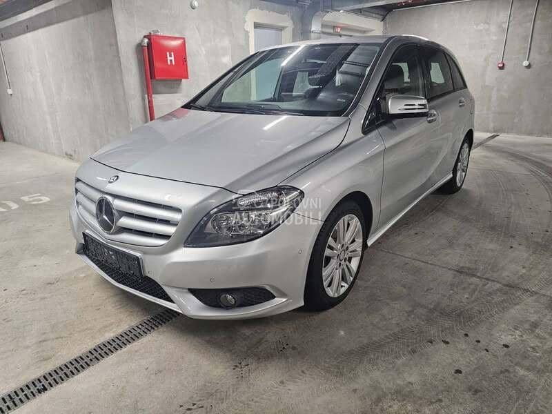 Mercedes Benz B 150 2000 2000. god. -  kompletan auto u delovima