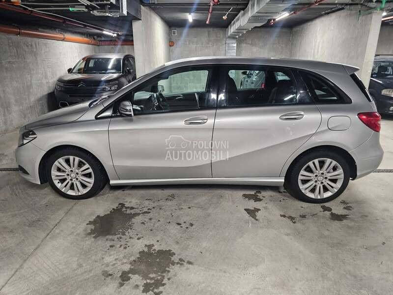 Mercedes Benz B 150 2000 2000. god. -  kompletan auto u delovima