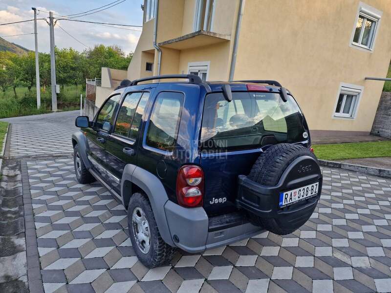 Jeep Liberty 2.4