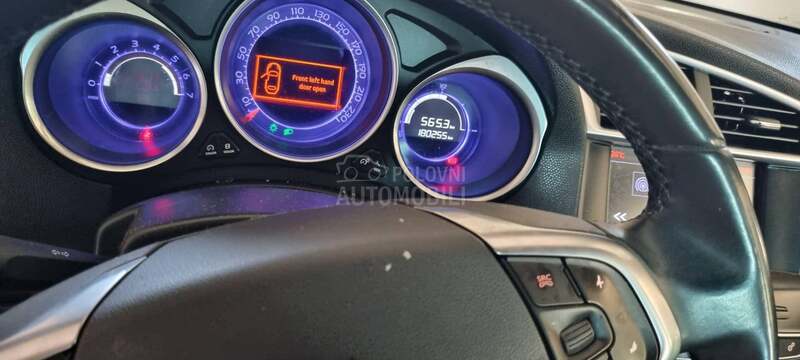 DS 4 