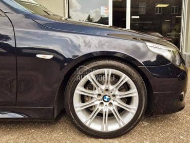 Krilo desno crno E60/61 za BMW 518, 520, 523 ... od 2003. do 2010. god.