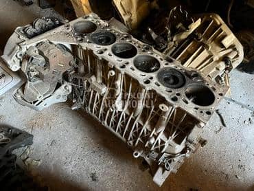 Polumotor za BMW 330, 530, 730 ...