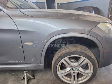 Krilo desno sivo E84 za BMW X1 od 2009. do 2015. god.