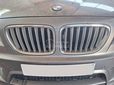 Maska - bubrezi E84 za BMW X1 od 2009. do 2012. god.