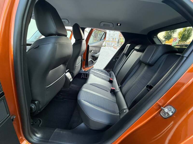 Peugeot 2008 1.5 HDI/ALLURE/AUT