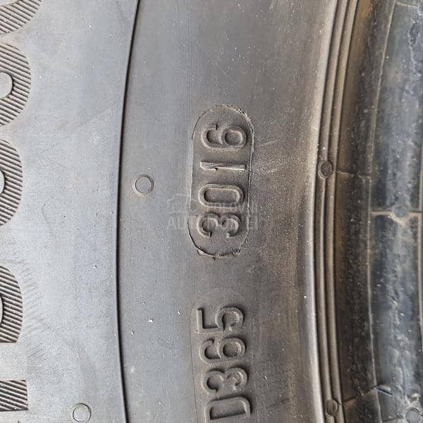 Continental 205/65 R15 Zimska