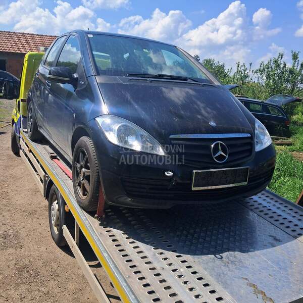 Mercedes Benz A Klasa 2009. god. -  kompletan auto u delovima