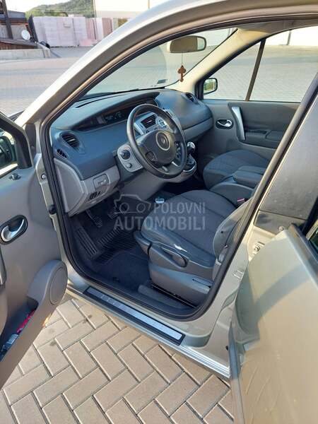 Renault Scenic 1.5 dci Power Red