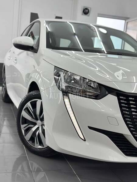 Peugeot 208 EAT8