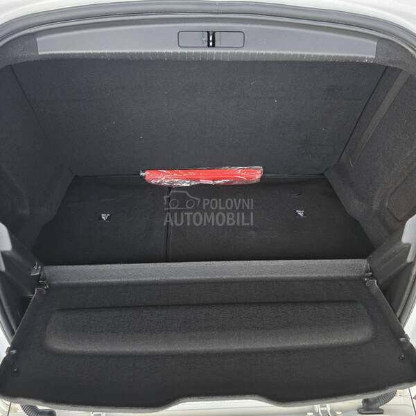 Peugeot 208 EAT8