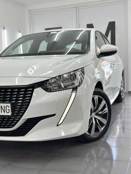 Peugeot 208 EAT8
