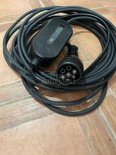 Punjac za elektricni auto