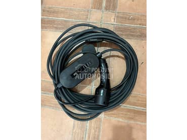 Punjac za elektricni auto  