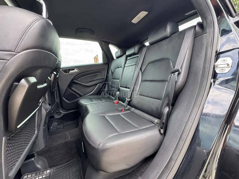 Mercedes Benz B 180 KOŽA / CAM