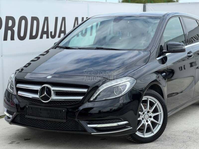 Mercedes Benz B 180 KOŽA / CAM