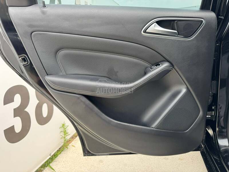 Mercedes Benz B 180 KOŽA / CAM