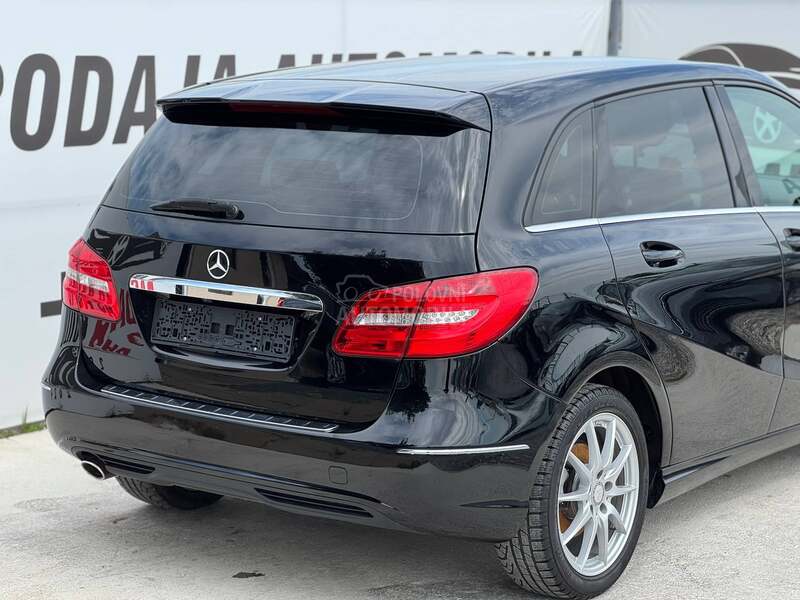 Mercedes Benz B 180 KOŽA / CAM