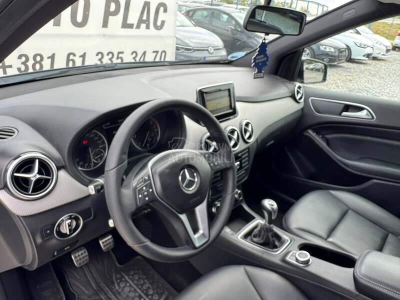 Mercedes Benz B 180 KOŽA / CAM