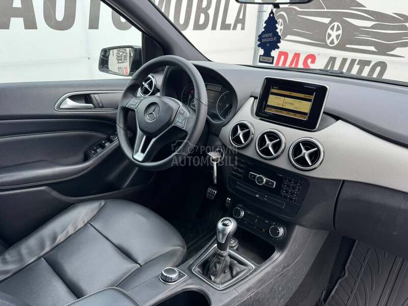 Mercedes Benz B 180 KOŽA / CAM