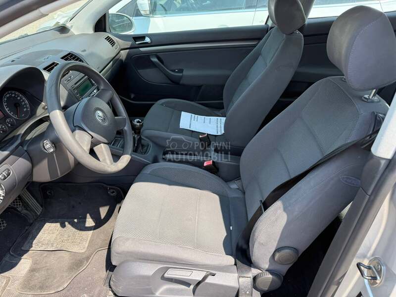 Volkswagen Golf 5 1.6
