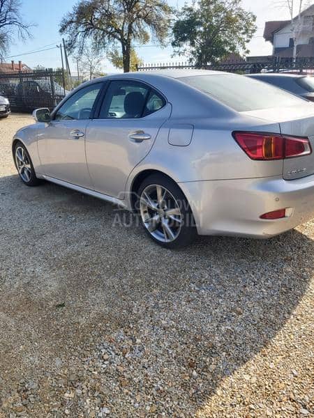 Lexus IS 220 