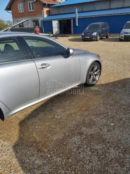 Lexus IS 220 