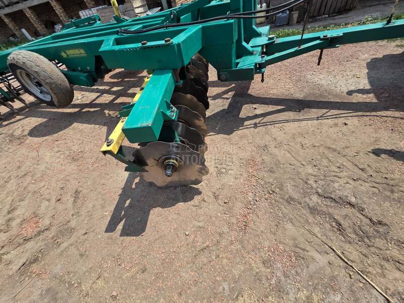 Agromerkur V36