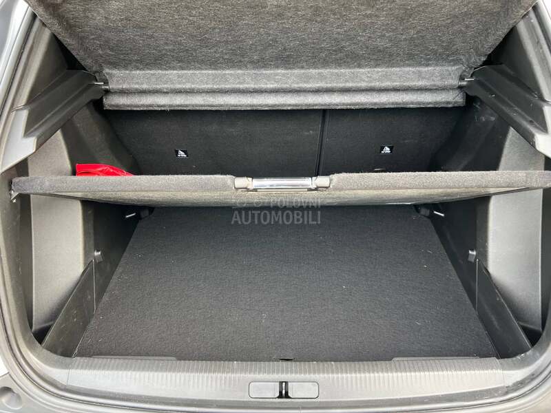Peugeot 2008 1.5 HDI/ALLURE/AT8