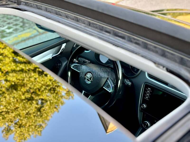 Škoda Octavia 1.6 TDI DSG PANO