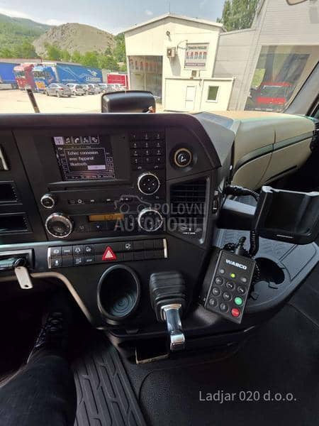 Mercedes Benz MP4 1842 C