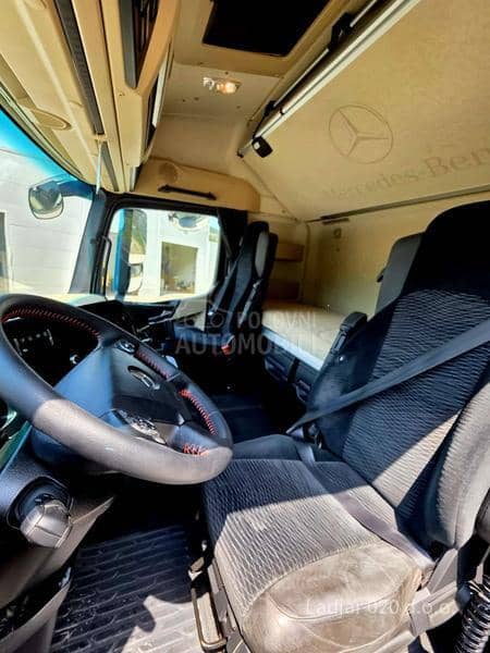 Mercedes Benz MP4 1842 C