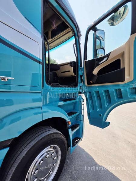 Mercedes Benz MP4 1842 C