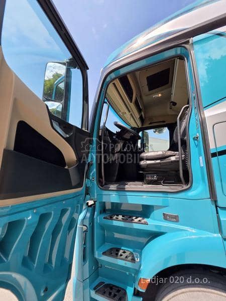 Mercedes Benz MP4 1842 C