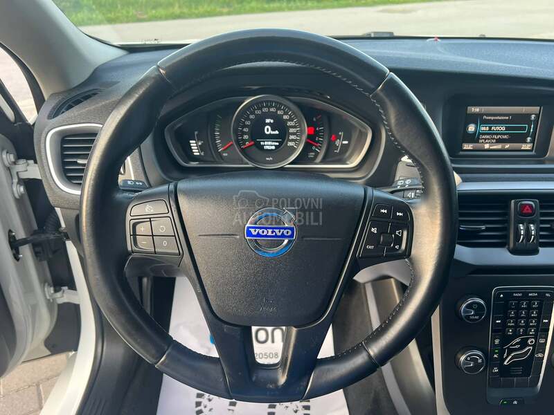 Volvo V40 1 . 6 d/T O P